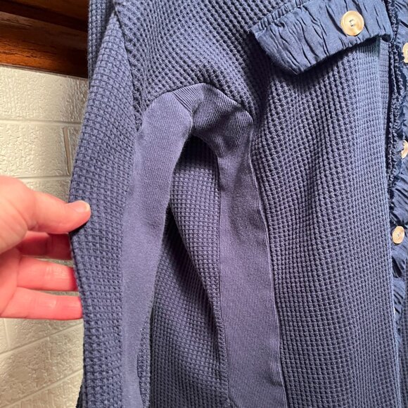 Beautifully Detailed Blue Waffle Knit Cardigan Shirt Jacket Layering Top Size L - Picture 4 of 6